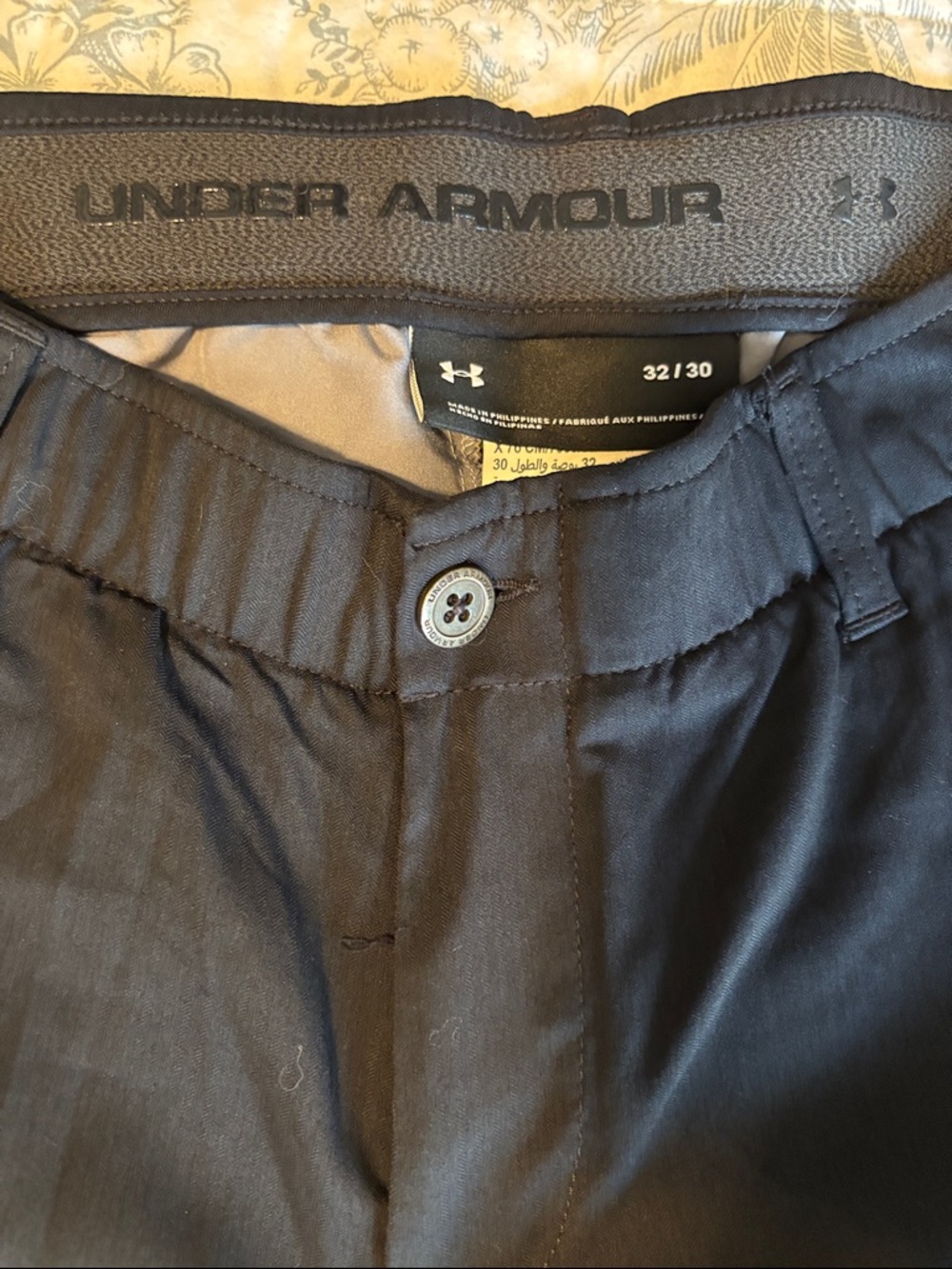 Under Armour Men’s Black Straight-Leg Performance Pants Sz 32/30 - Picture 2 of 5